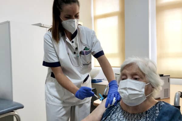 Terminada la tercera dosis de vacuna contra el Covid-19 en las residencias de mayores Emera España