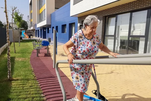 Cómo prevenir caídas en personas mayores