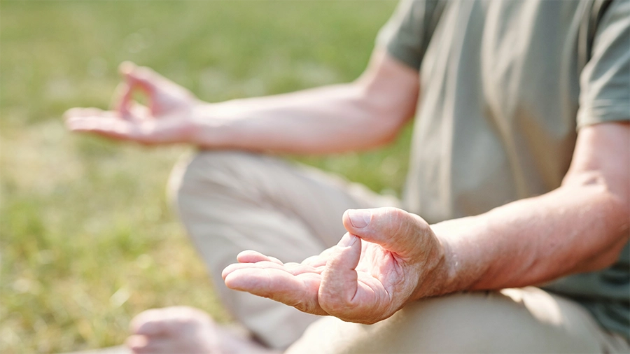 yoga terapéutico para adultos mayores