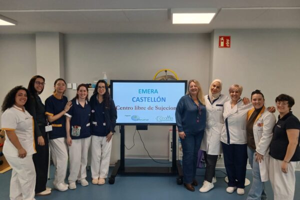 El equipo de Emera Castellón recibe la certificación de Centro Libre de Sujeciones