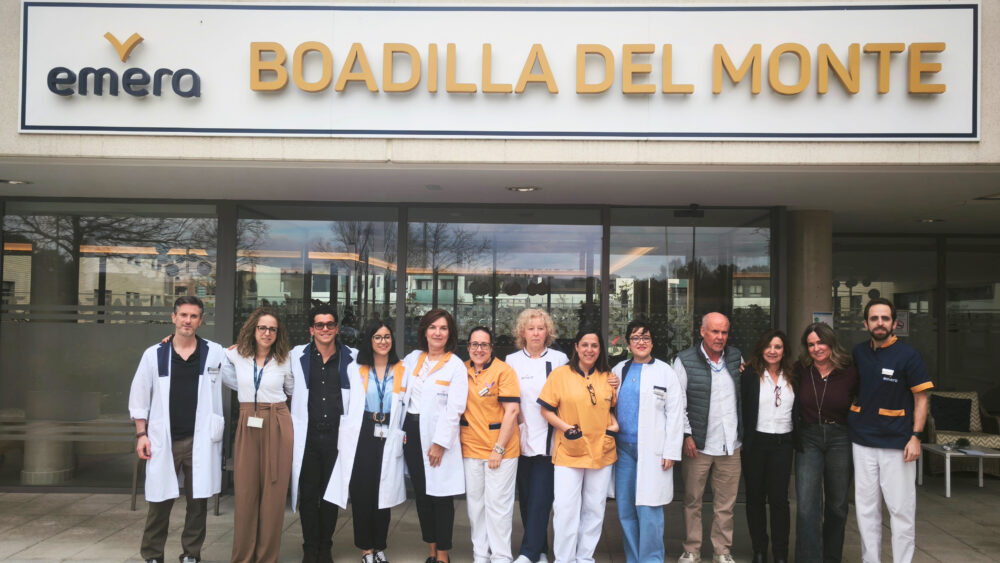 Equipo de Emera Boadilla del Monte junto con el Dr. Burgueño