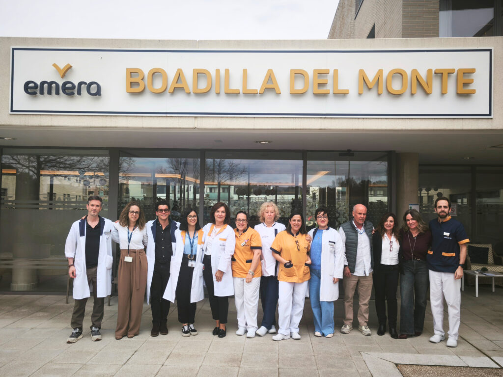 Equipo de Emera Boadilla del Monte junto con el Dr. Burgueño